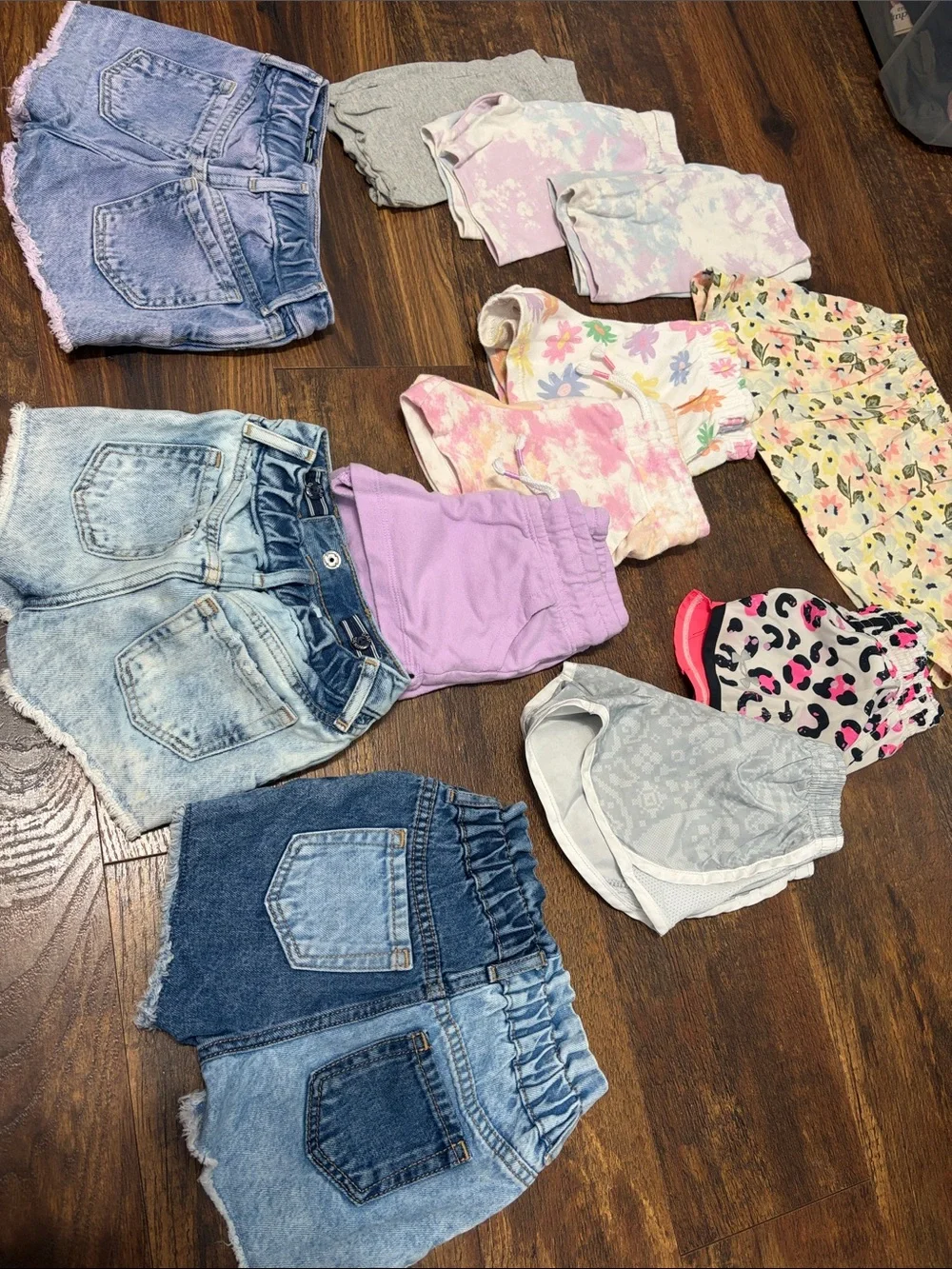 Girls 3T shorts LOT (Nike, UA, cat and jack, old navy)